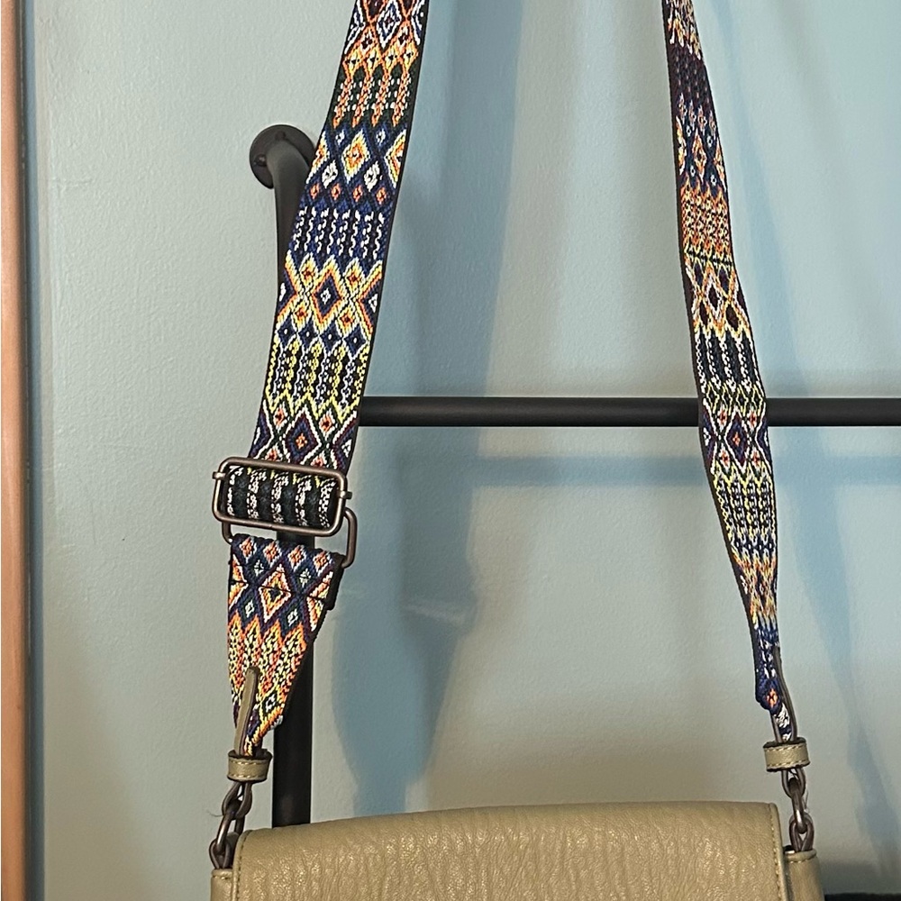 Jessica Simpson Stylish Tan Bag with Patterned Strap